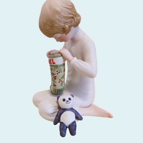 Vintage Cybis Figurine Child Green Noel Stocking Panda Bear Christmas 1980 - Picture 3 of 6